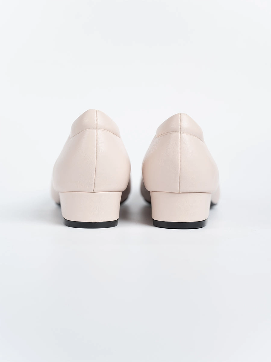 Bethany Pointed Mid Heel