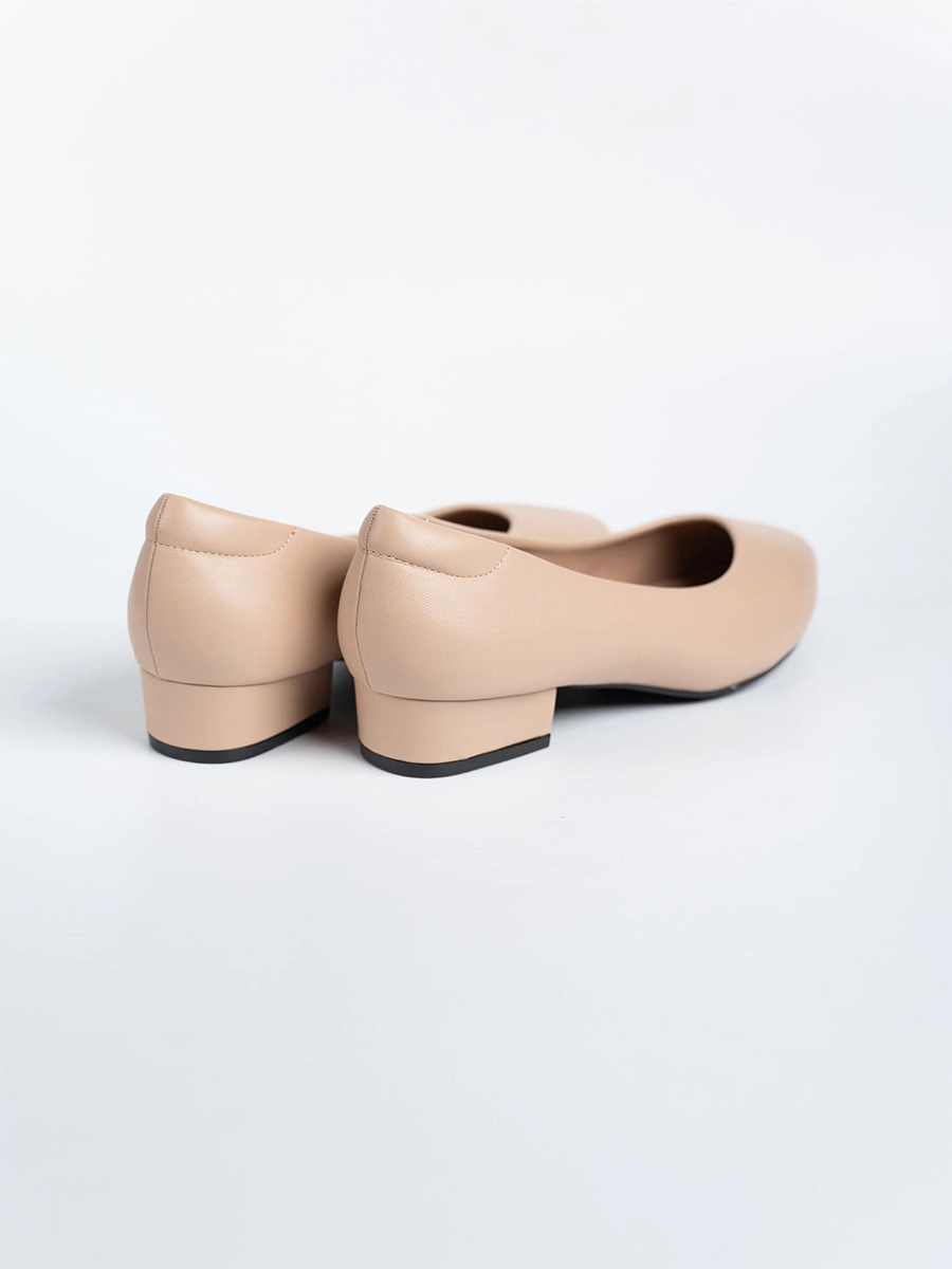 Bethany Pointed Mid Heel