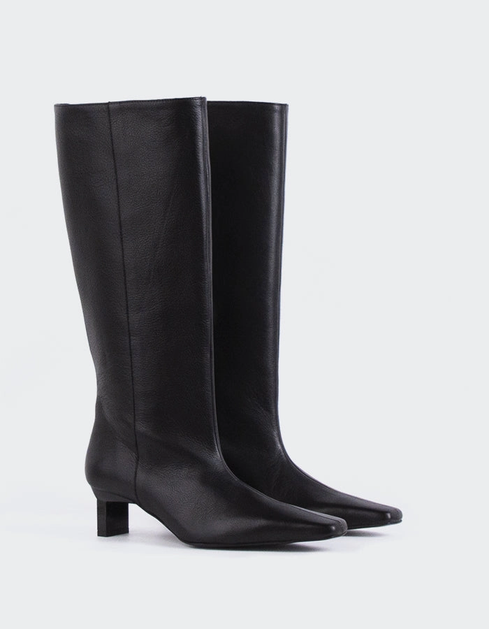 Blanzy Black Leather