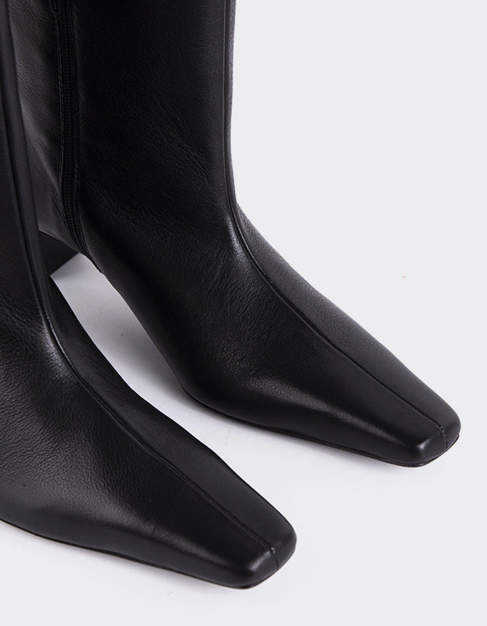 Blanzy Black Leather