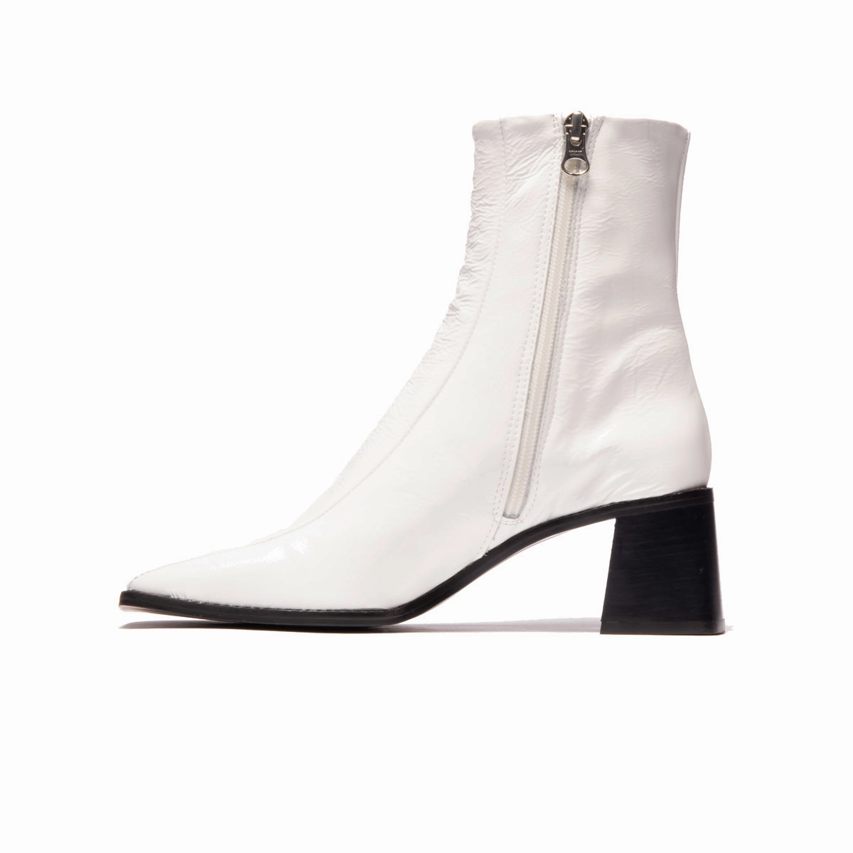 Bogart White Naplack