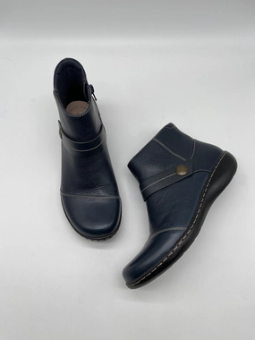 Boots Ankle Flats By Clarks In Blue, Size: 7.5