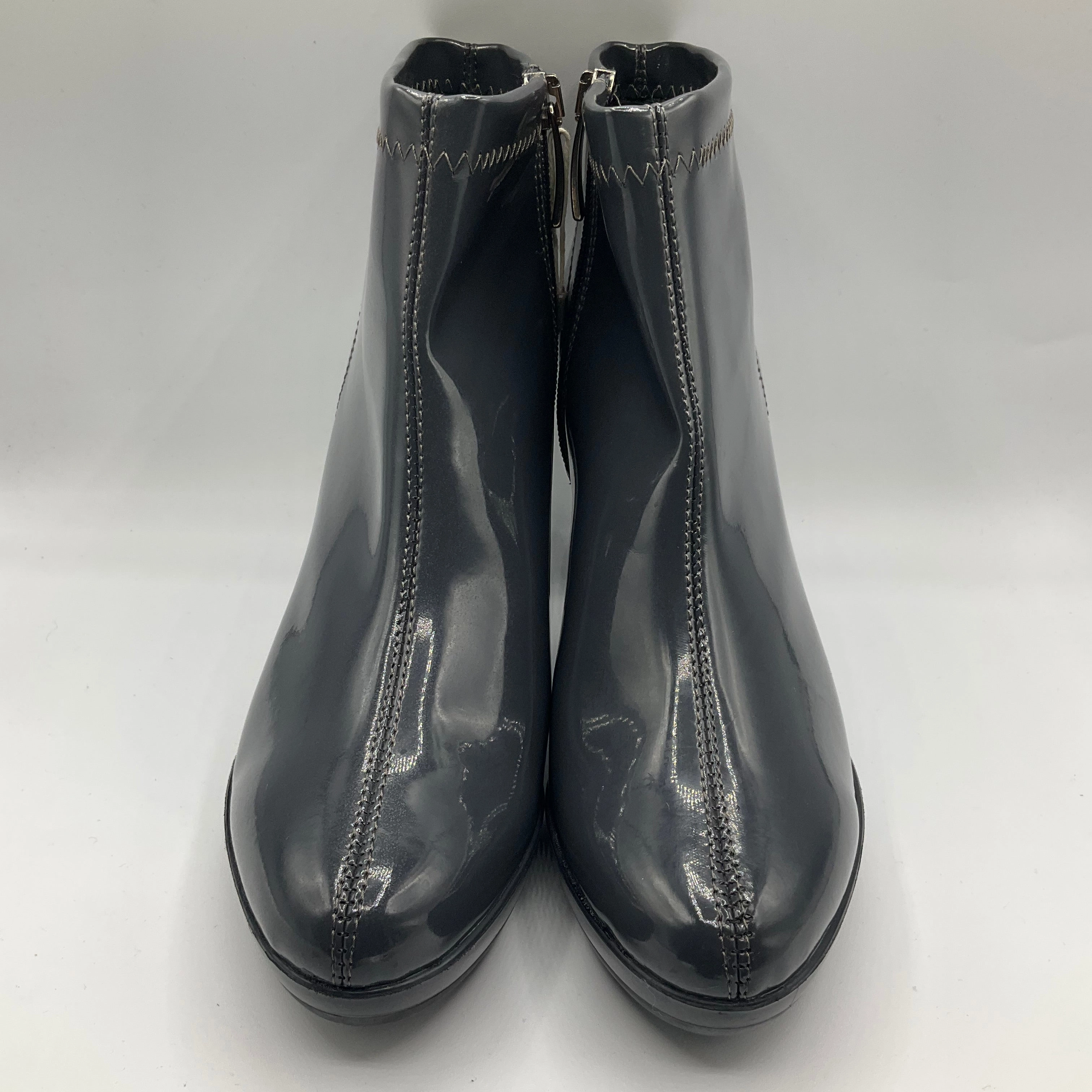 Boots Ankle Heels By Clothes Mentor In Grey, Size: 8.5