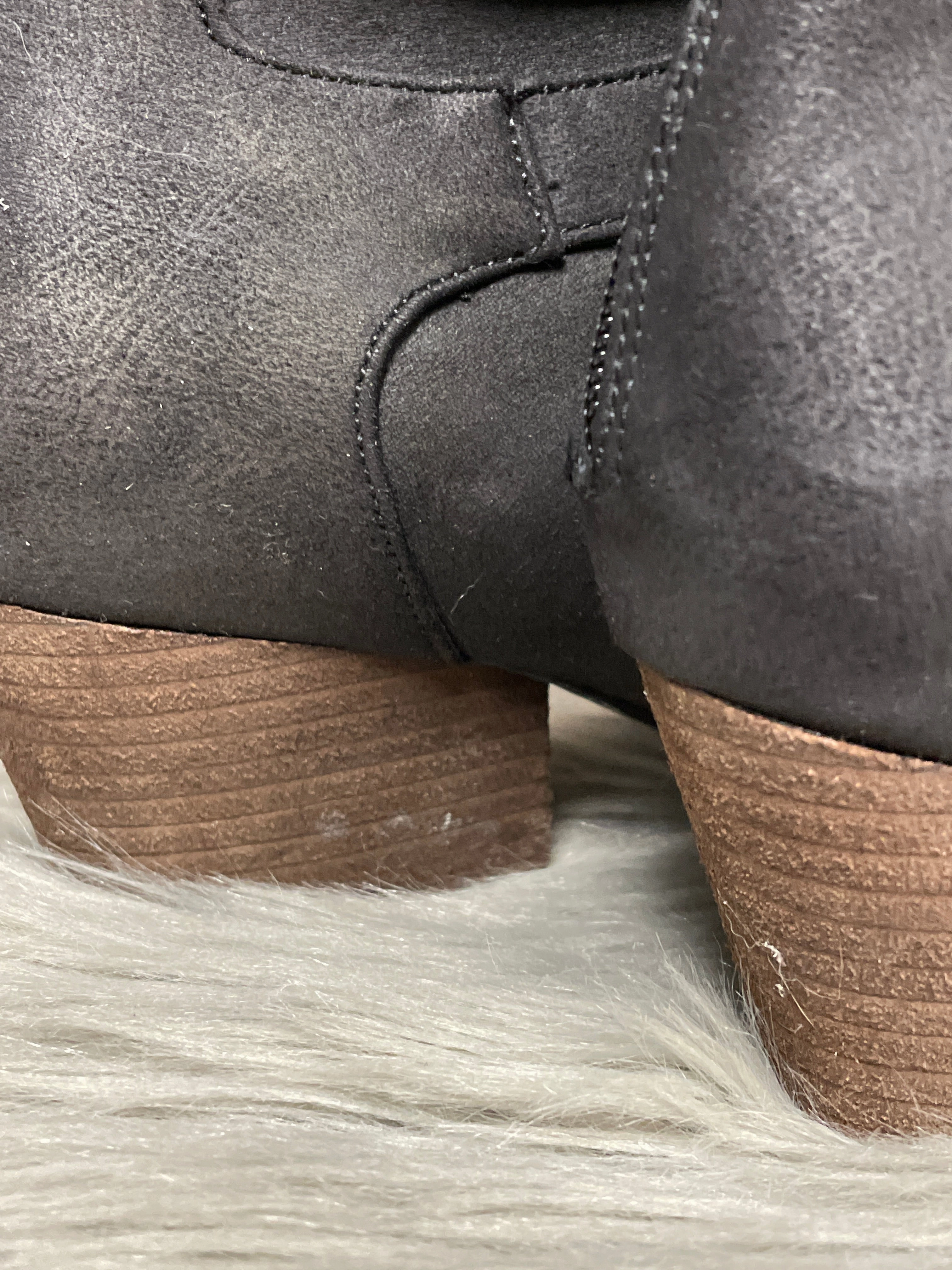 Boots Ankle Heels By Cme In Black, Size: 11