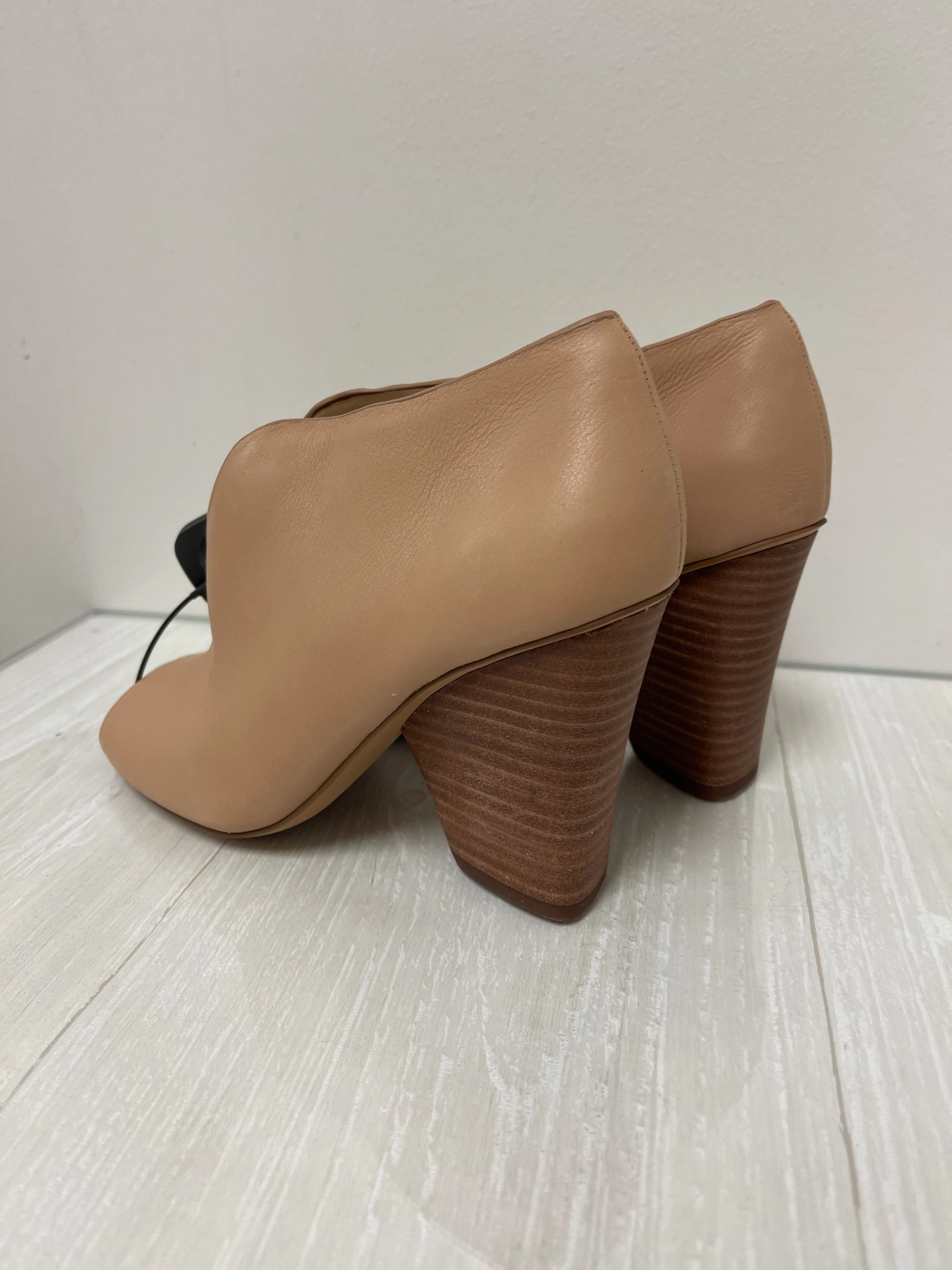 Boots Ankle Heels By Vince Camuto In Cream, Size: 6.5