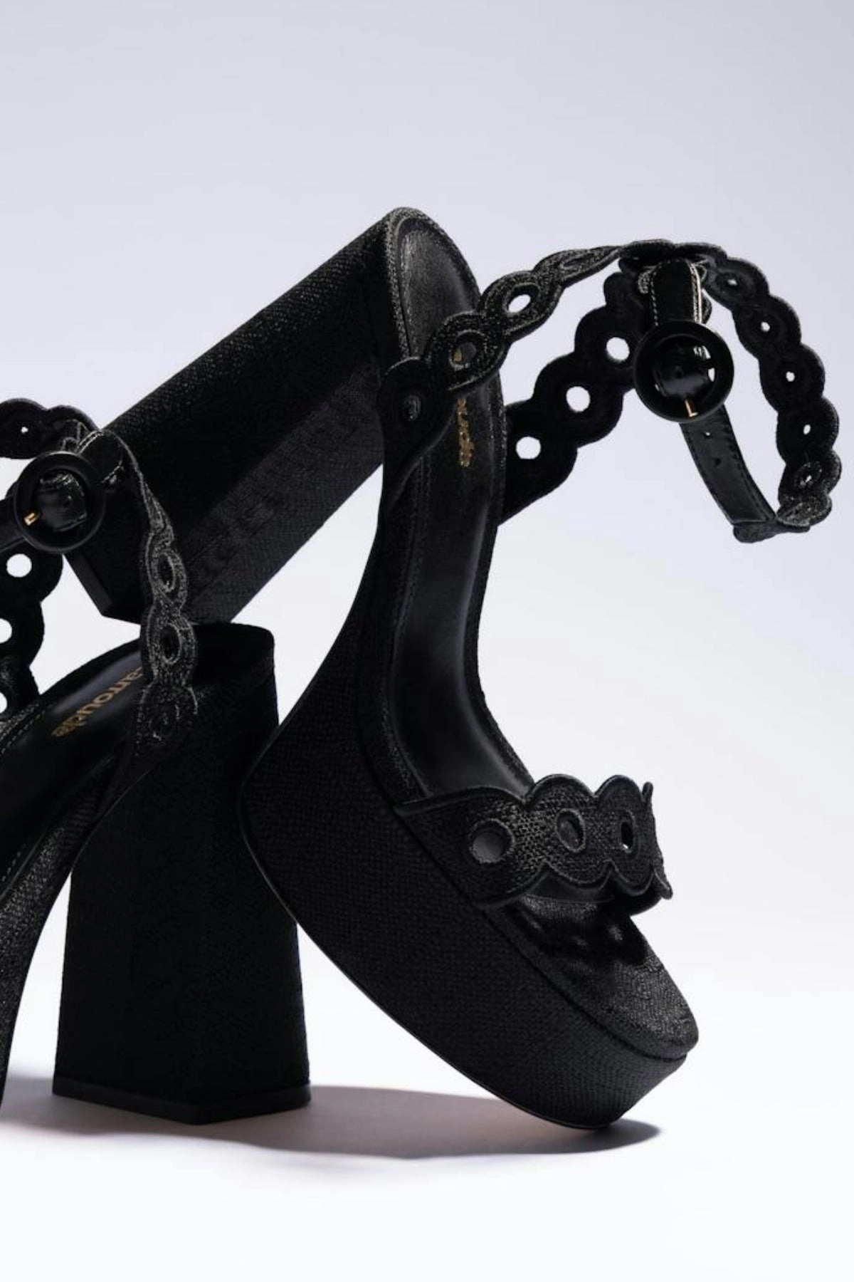Dolly Broderie Sandal In Black Raffia