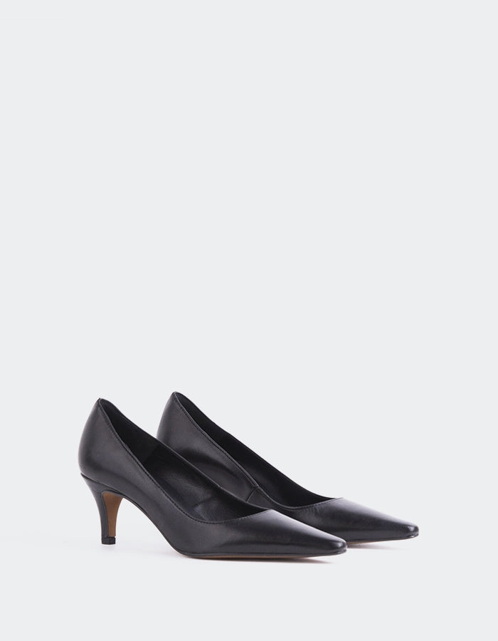 Edzell Black Leather