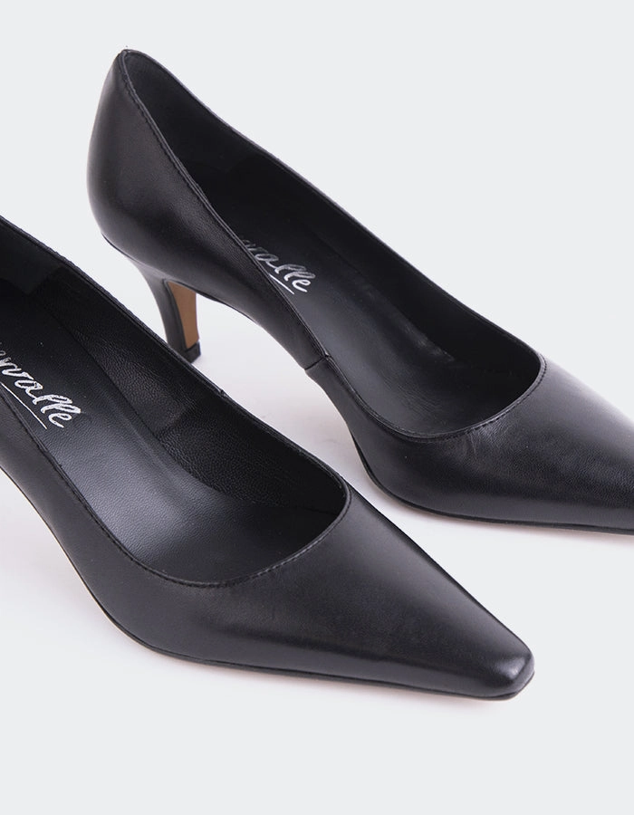 Edzell Black Leather