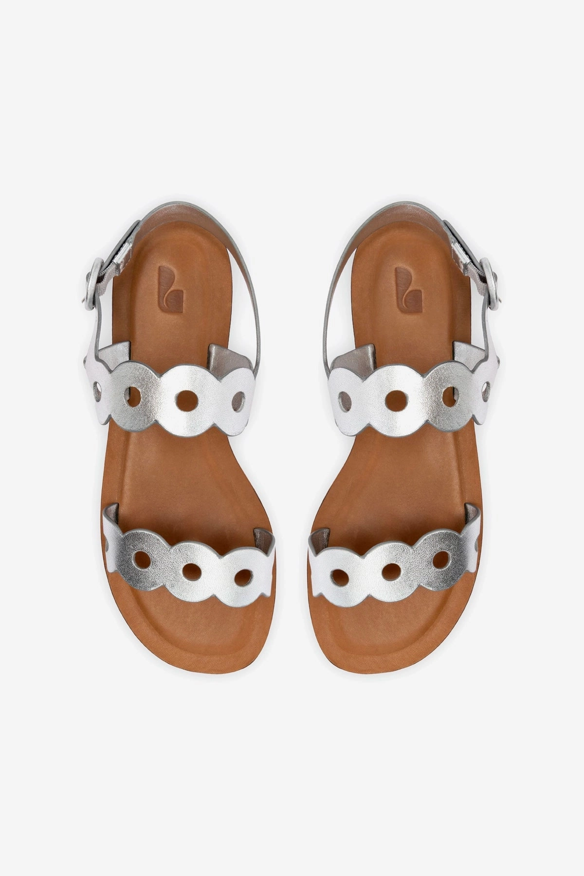Florence Flat Sandal In Silver Metallic Leather