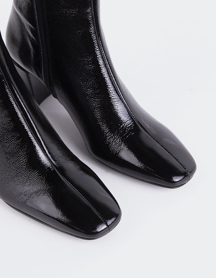 Lioni Black Naplack