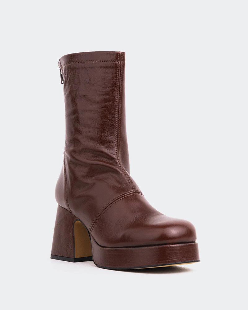Qoli Chestnut Leather