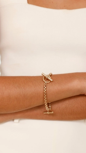 Toggle Detail Interest Chain Bracelet - Gold