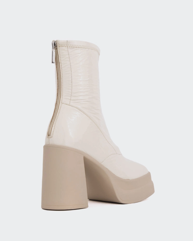 Voltera Off White Naplack Stretch